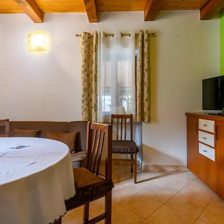 In Mandalencici With Kitchen Holiday home Cubanici