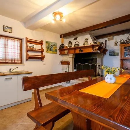 펜션 3 Bedroom Gorgeous In Mandalencici *