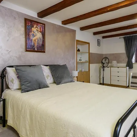 3 Bedroom Gorgeous In Mandalencici