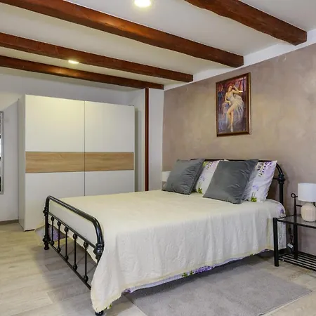 펜션 3 Bedroom Gorgeous In Mandalencici *